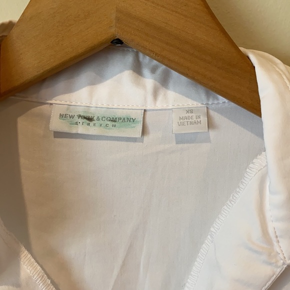 NWOT New York & Co white blouse - Picture 4 of 6